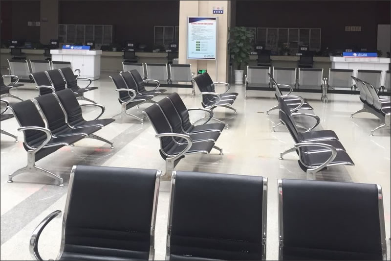 花钱托人办事没办成，起诉要求退钱被驳回