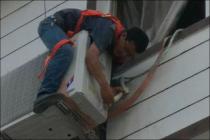 上门回收旧空调时坠亡，死者赔偿责任谁来承担？