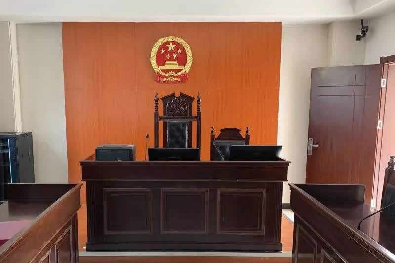 原告提起行政诉讼，不能同时提起确认行政行为违法和撤销行政行为两个诉讼请求