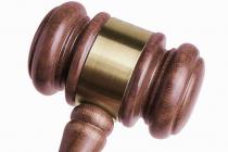 冻结顺位应当按照冻结到期债权裁定送达第三人的时间顺序来确定