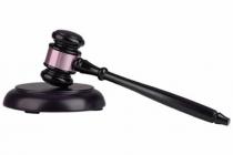 由简易程序转为普通程序后未开庭审理，属严重违反法定程序，应予发回重审